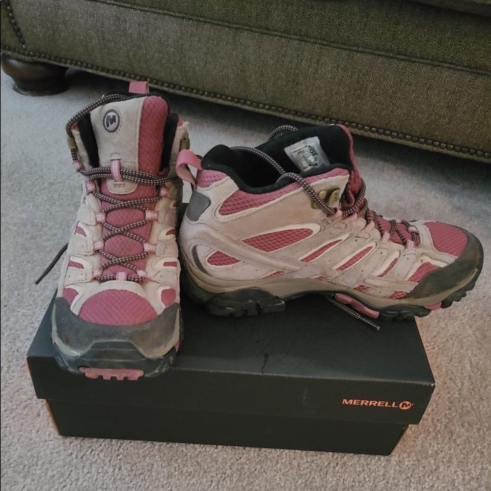 Merrell Women's Moab 2 Mid waterproof hiking boots